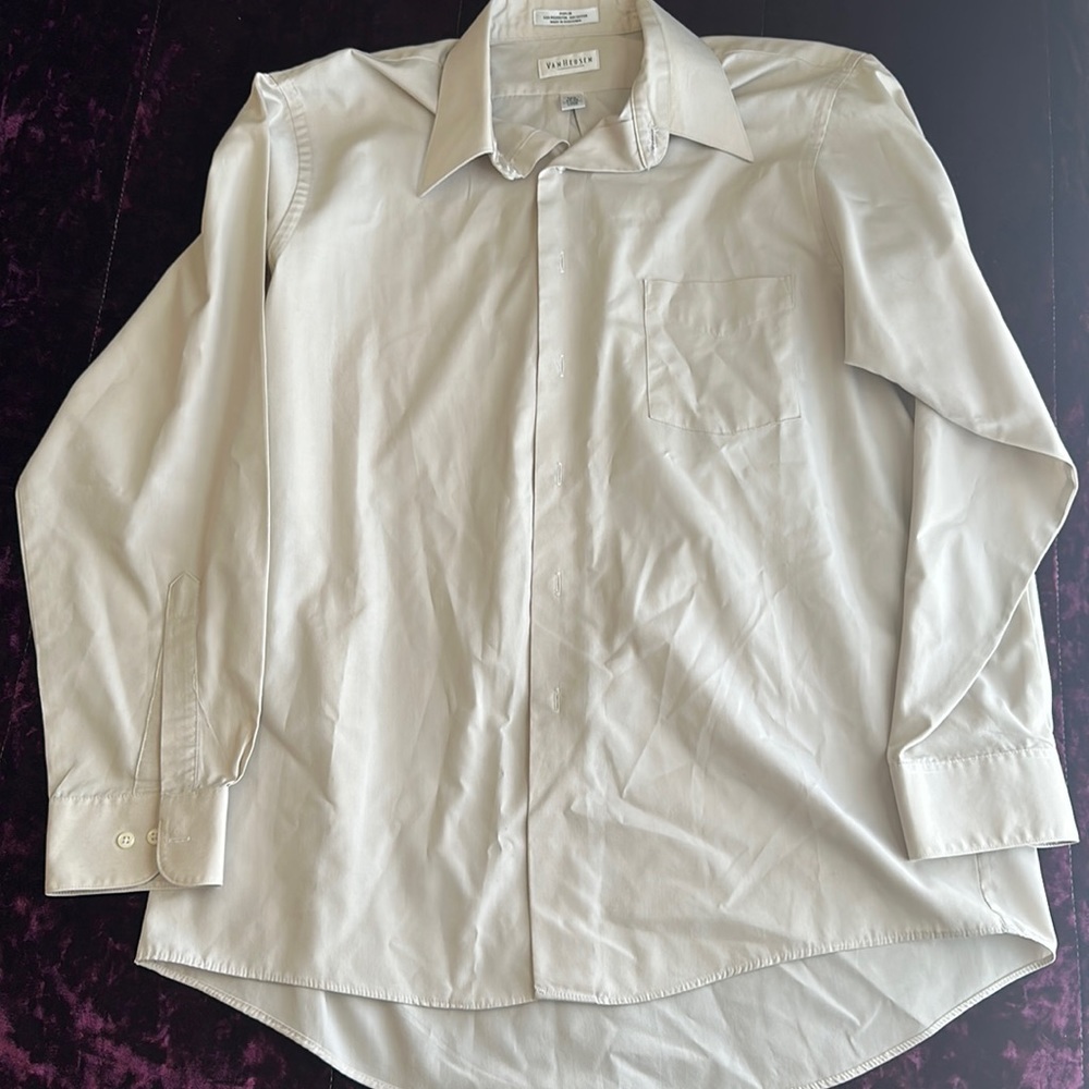Used. Van Heusen men’s shirt.